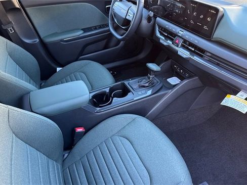 New 2025 Kia K4 EX image 17