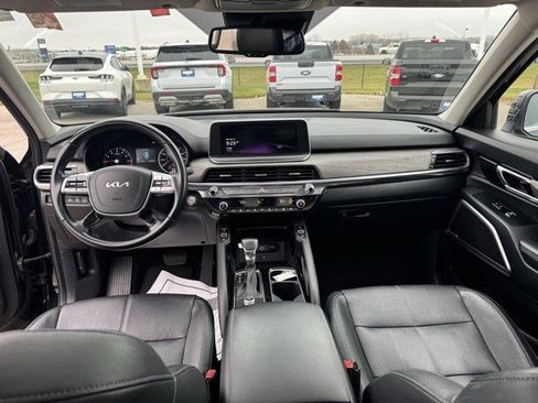 Used 2022 Kia Telluride EX image 31