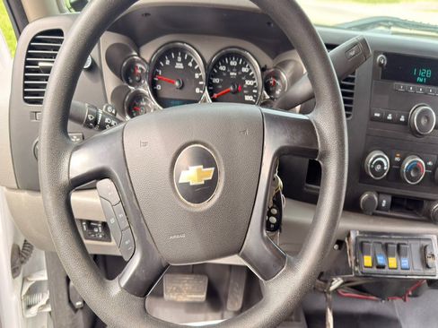 Used 2012 Chevrolet Silverado 2500 W/T AWD/4WD image 18