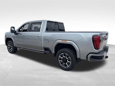 Used 2025 GMC Sierra 3500 Denali w/ Denali Reserve Package AWD/4WD image 3