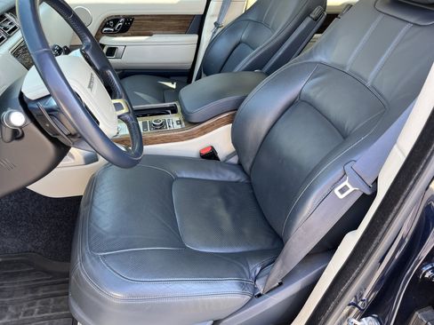 Used 2020 Land Rover Range Rover HSE image 18