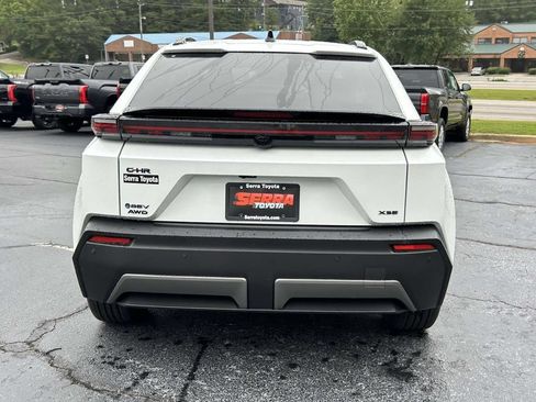 New 2026 Toyota C-HR AWD/4WD image 4