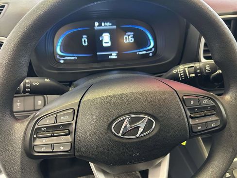 Used 2026 Hyundai Venue SE FWD image 17