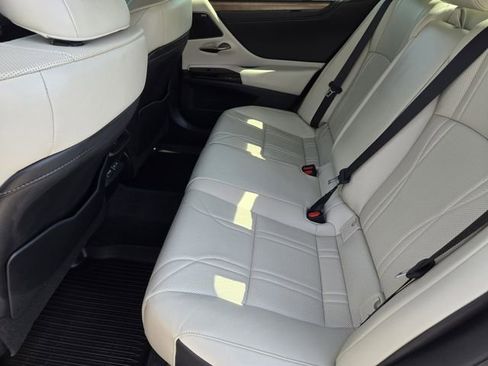 Used 2024 Lexus ES 350 w/ Luxury Package FWD image 29