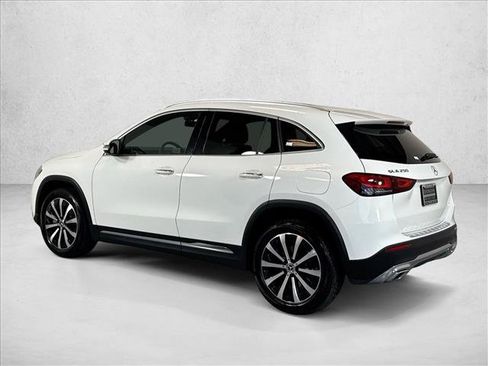 Used 2022 Mercedes-Benz GLA 250 w/ Premium Package Lite image 7