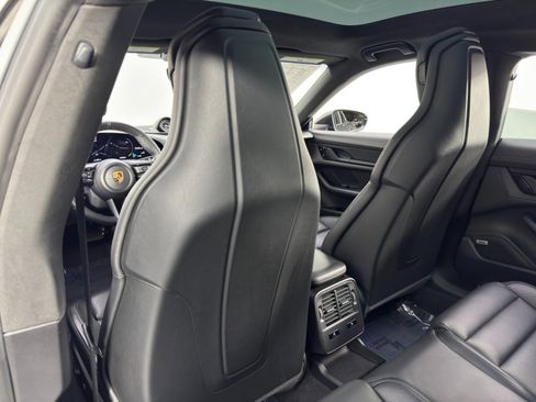 Used 2020 Porsche Taycan Turbo image 39