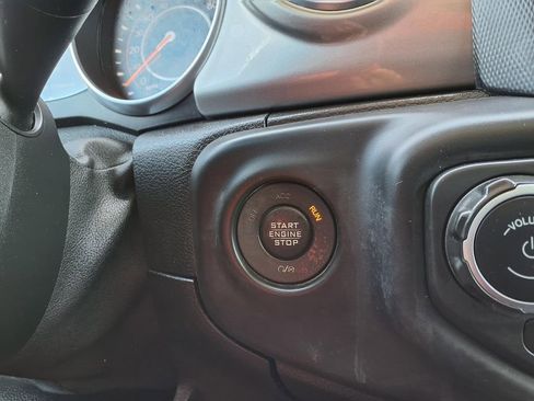 Used 2018 Jeep Wrangler Unlimited Sahara w/ Dual Top Group image 32