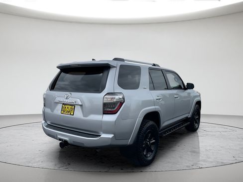 Certified 2020 Toyota 4Runner SR5 Premium AWD/4WD image 5