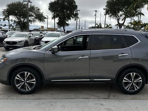 Used 2018 Nissan Rogue SL w/ Premium Package image 12