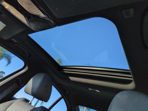 Used 2020 BMW 330i Sedan w/ Convenience Package image 27