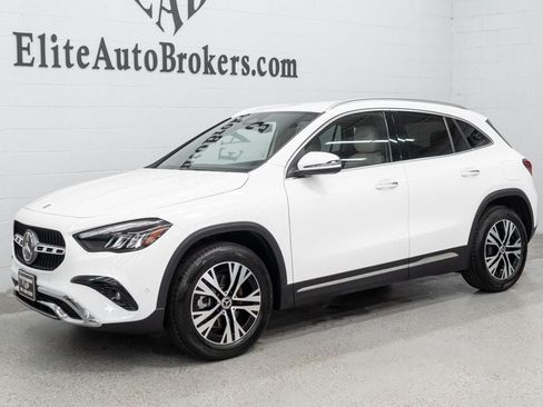 Used 2025 Mercedes-Benz GLA 250 4MATIC w/ Winter Package image 34