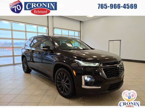 Used 2022 Chevrolet Traverse RS image 1