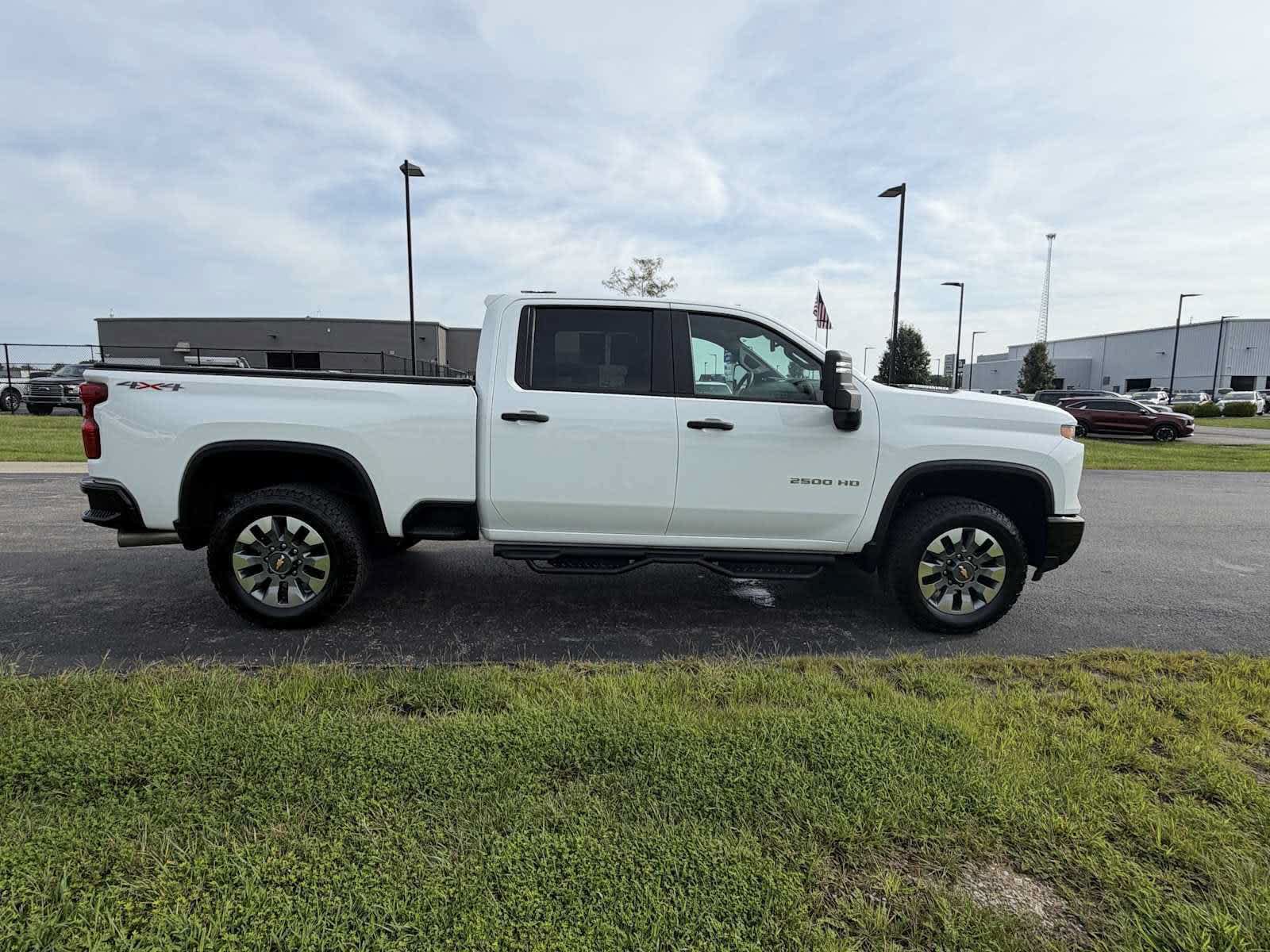 Used 2025 Chevrolet Silverado 2500 Custom w/ Custom Value Package AWD/4WD image 5