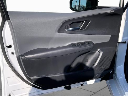 Certified 2026 Toyota Prius XLE FWD image 21