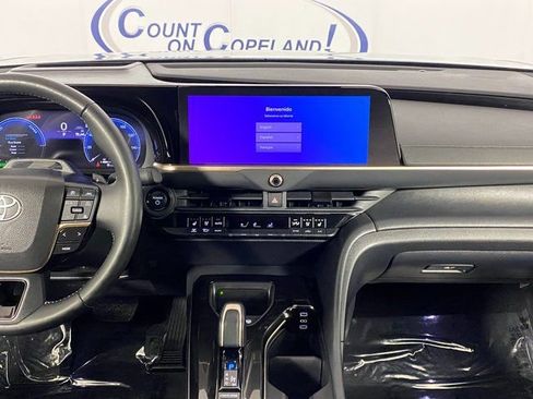 Used 2025 Toyota Crown Platinum image 13