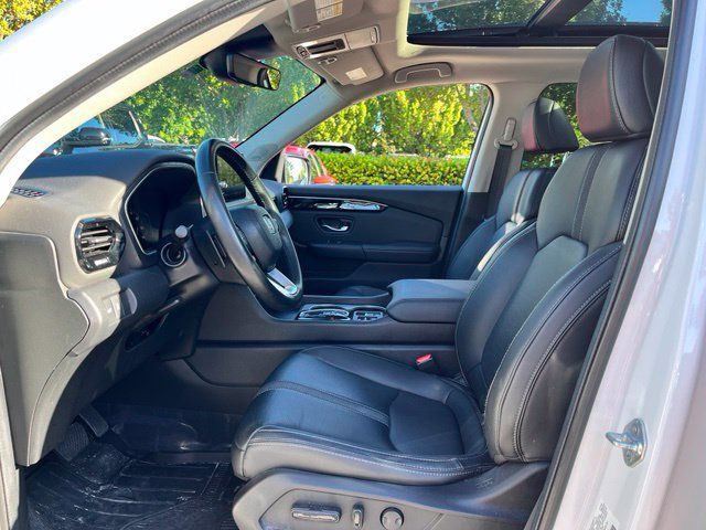 Used 2024 Honda Pilot Touring image 7