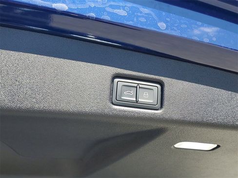 New 2025 Audi Q5 Premium Plus image 32