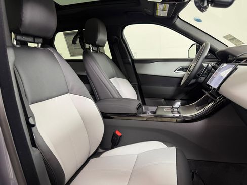 New 2026 Land Rover Range Rover Velar Dynamic SE image 21