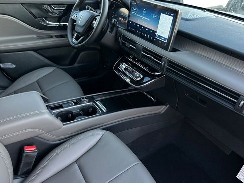 New 2025 Lincoln Corsair Premiere w/ Equipment Group 101A image 15