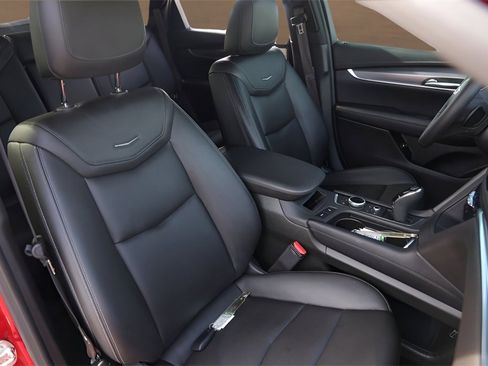 Certified 2024 Cadillac XT5 Luxury image 32