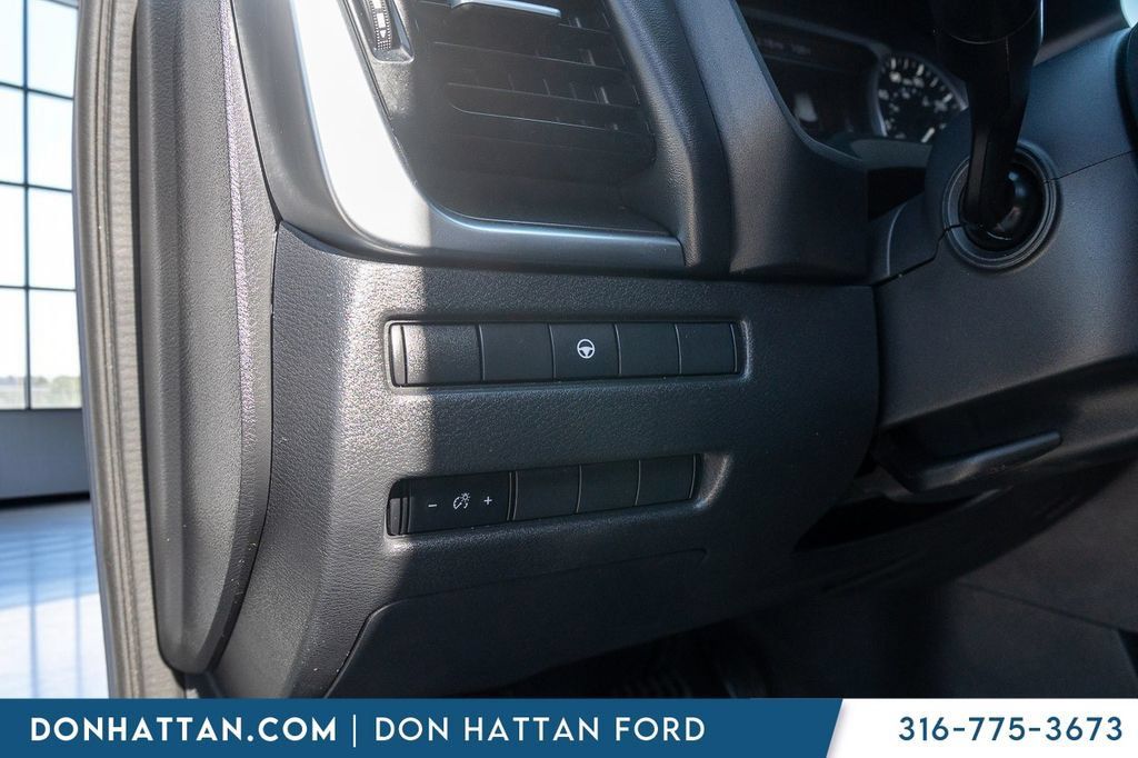 Used 2022 Nissan Rogue SV AWD/4WD image 17