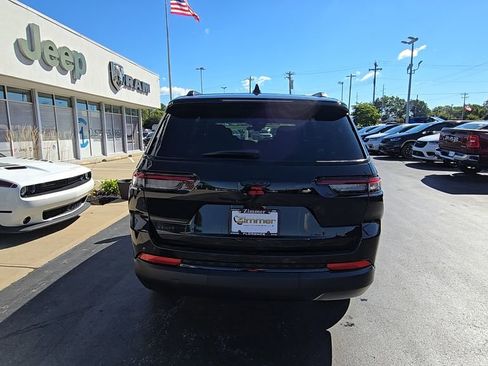 New 2025 Jeep Grand Cherokee L Altitude image 7