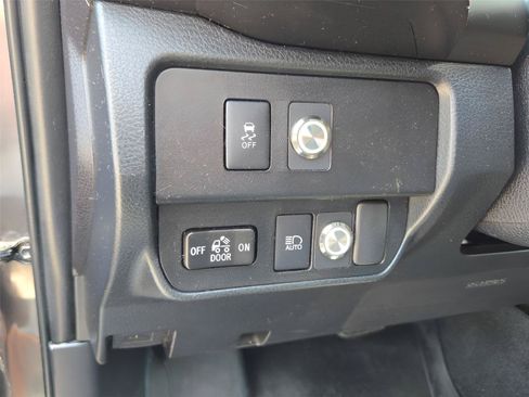 Used 2021 Toyota Tacoma SR AWD/4WD image 23