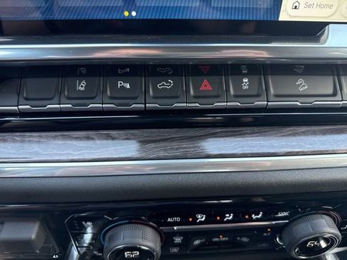 Used 2026 Chevrolet Silverado 2500 LTZ w/ LTZ Convenience Package image 29