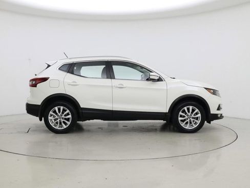 Used 2021 Nissan Rogue Sport SV image 1