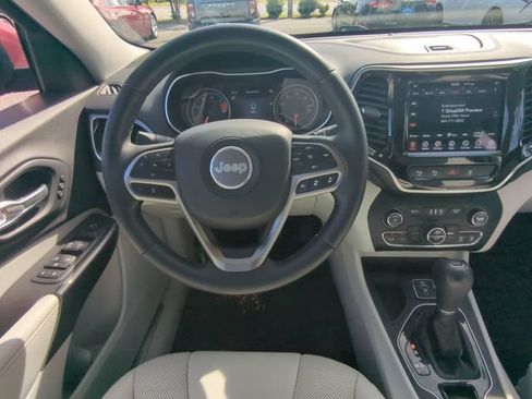 Used 2020 Jeep Cherokee Limited w/ Technology Group FWD image 17