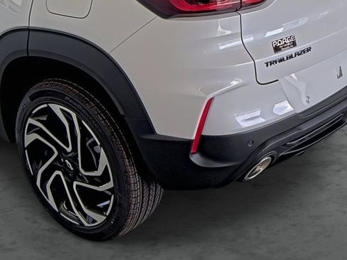New 2026 Chevrolet TrailBlazer RS w/ Convenience Package FWD image 9
