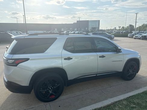 Used 2019 Chevrolet Traverse Premier w/ Redline Edition FWD image 7