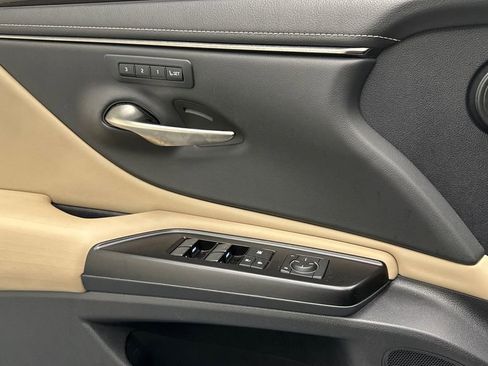 Used 2019 Lexus ES 300h 300h image 18