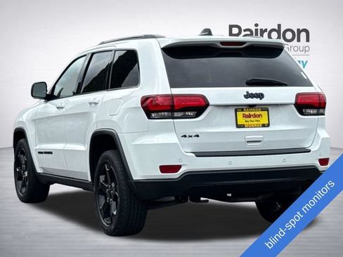 Used 2019 Jeep Grand Cherokee Laredo AWD/4WD image 4