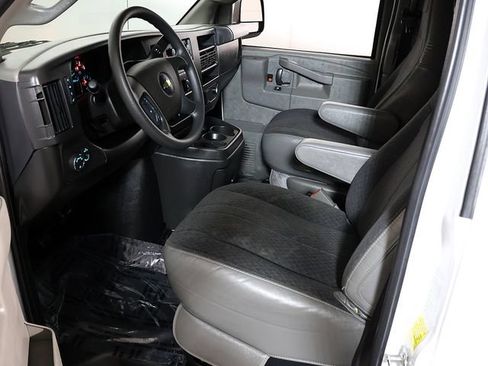 Used 2025 Chevrolet Express 2500 w/ Driver Convenience Package RWD image 12