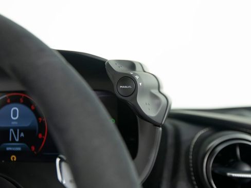 Used 2024 McLaren 750S Spider RWD image 18