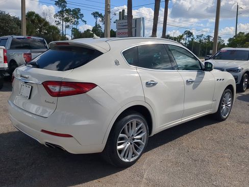 Used 2020 Maserati Levante S GranLusso image 5