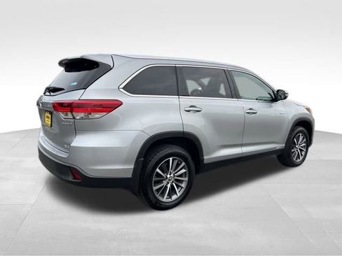 Used 2019 Toyota Highlander XLE image 9