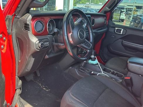 Used 2021 Jeep Wrangler Unlimited Rubicon w/ LED Lighting Group AWD/4WD image 11