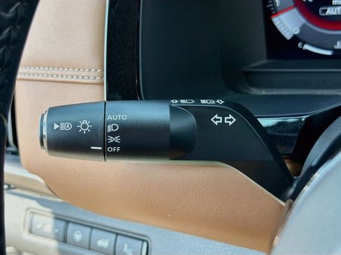 Used 2025 Nissan Pathfinder Platinum w/ Cargo Package AWD/4WD image 29