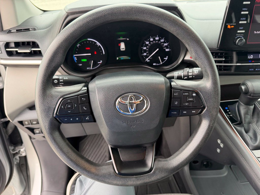 Used 2022 Toyota Sienna LE AWD/4WD image 14