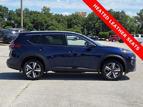Used 2025 Nissan Rogue SL AWD/4WD image 6