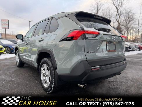 Used 2021 Toyota RAV4 XLE image 10