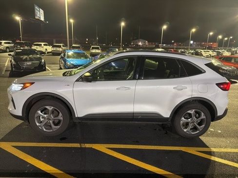 Used 2025 Ford Escape ST-Line w/ Cold Weather Package image 3