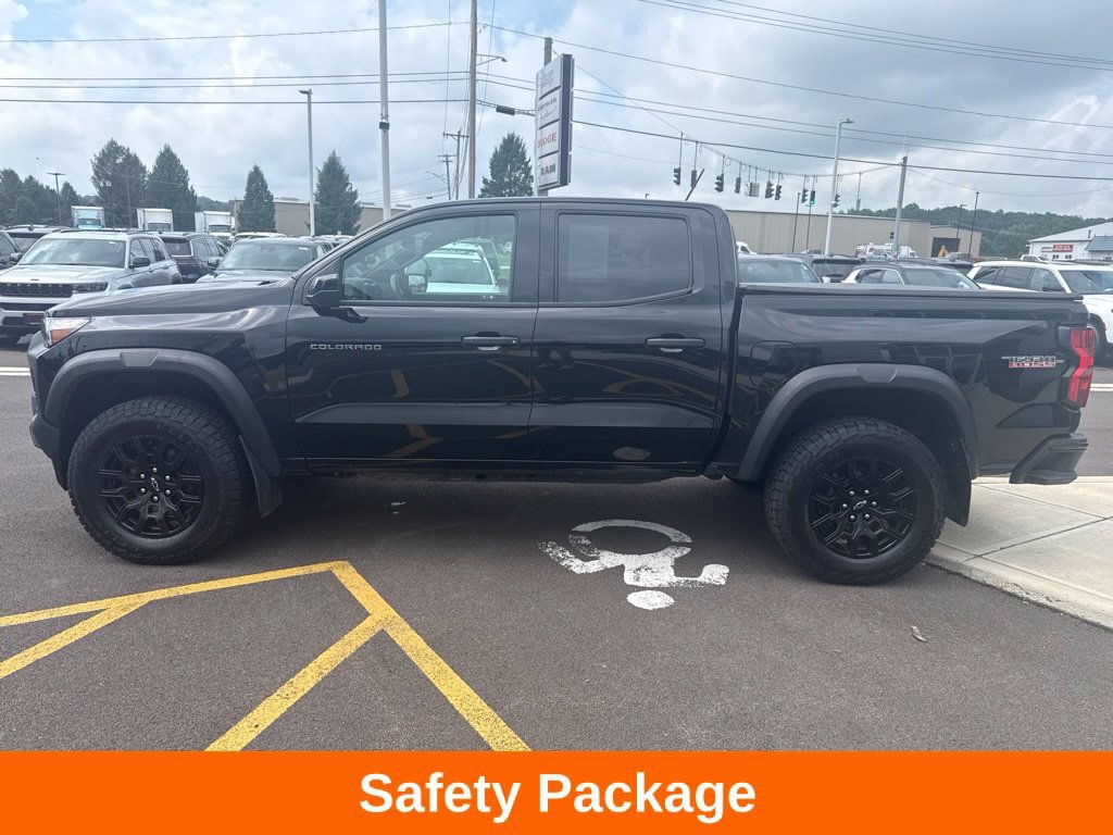 Used 2024 Chevrolet Colorado Trail Boss w/ Technology Package AWD/4WD image 6