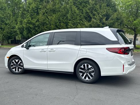 New 2026 Honda Odyssey EX-L image 7