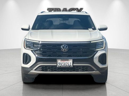 Used 2025 Volkswagen Atlas Cross Sport SE FWD image 9
