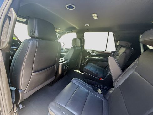 Used 2022 Chevrolet Tahoe LT w/ Luxury Package RWD image 22