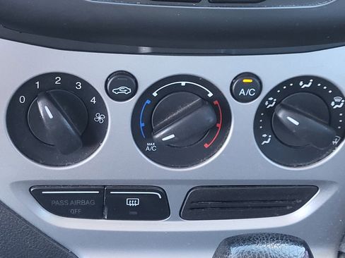 Used 2014 Ford Focus SE image 30