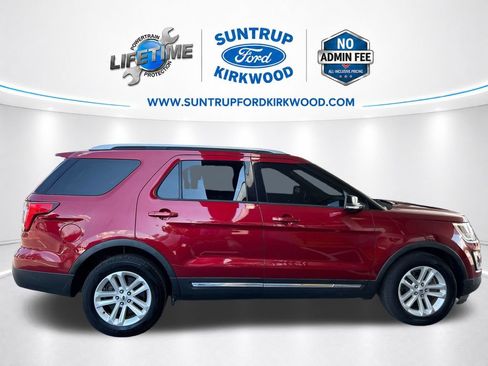 Used 2017 Ford Explorer XLT FWD image 8